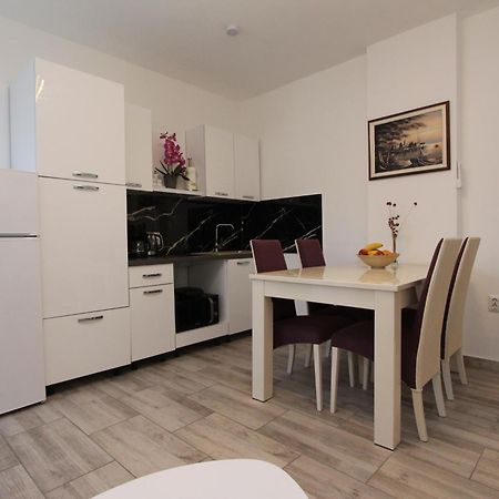 Apartments Hawaii Баньоле Екстериор снимка