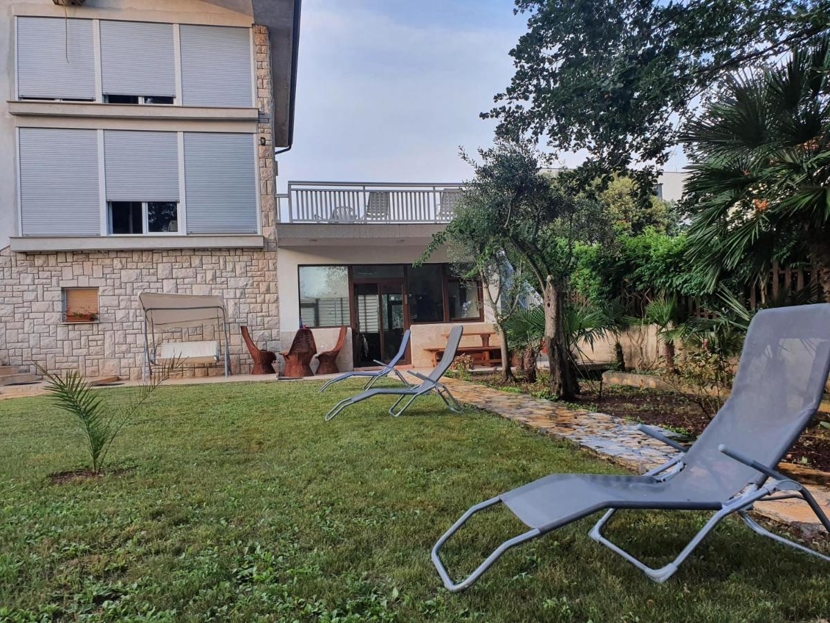 Apartments Hawaii Баньоле Екстериор снимка