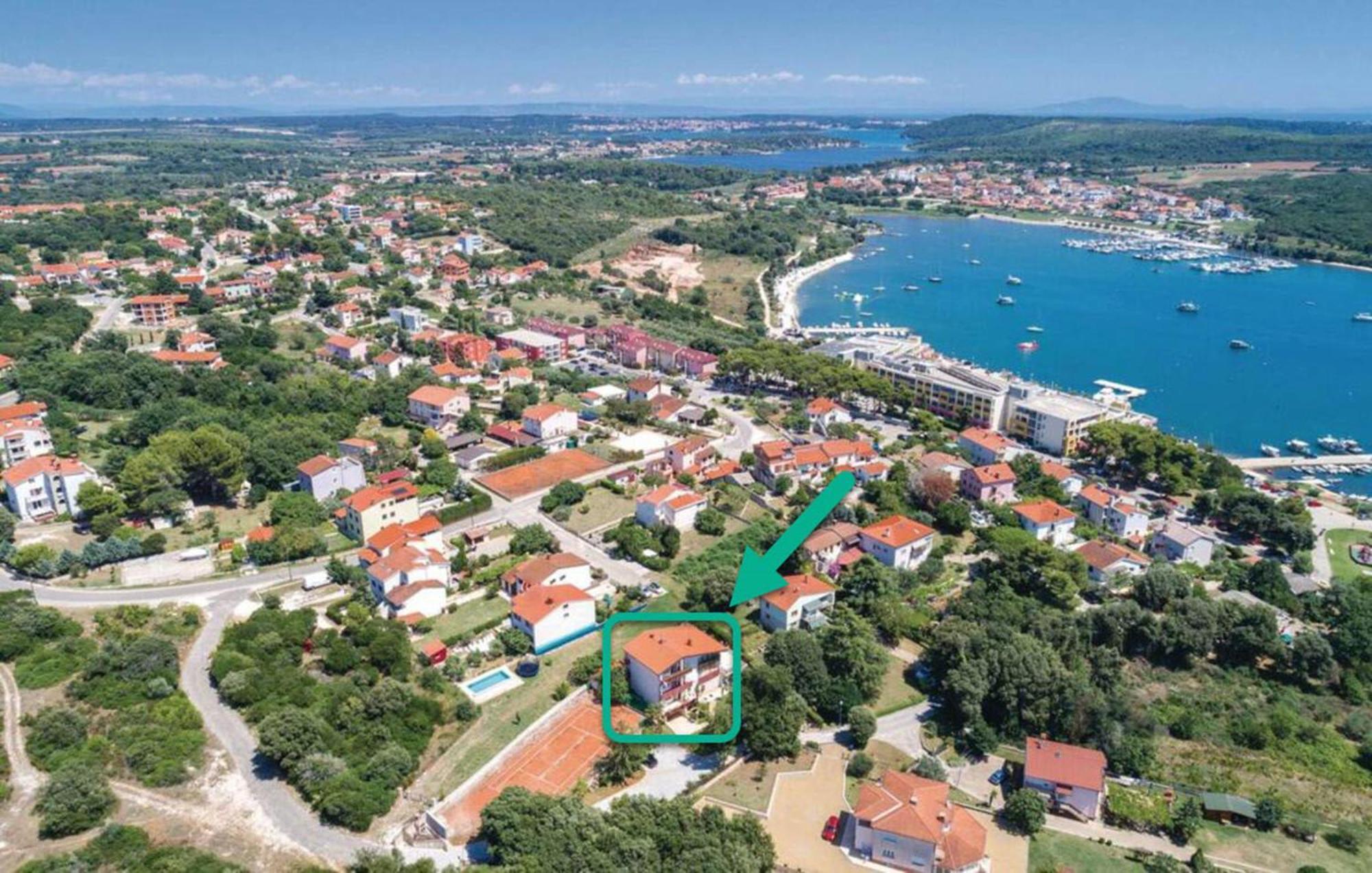 Apartments Hawaii Баньоле Екстериор снимка