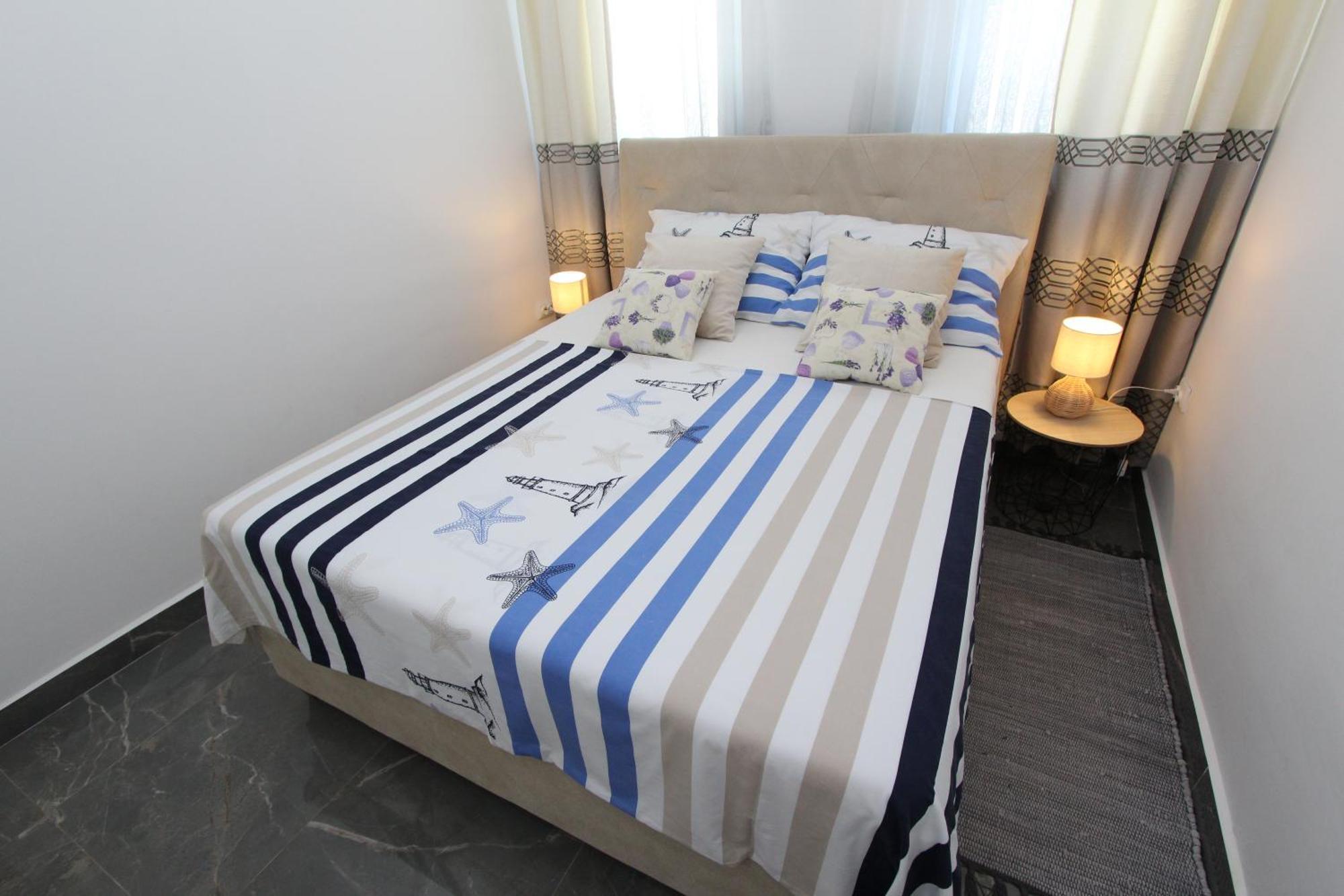 Apartments Hawaii Баньоле Екстериор снимка
