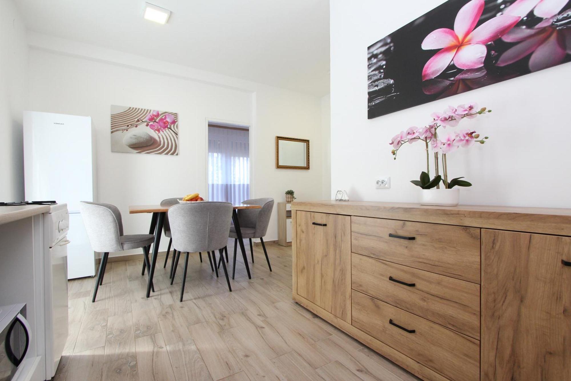 Apartments Hawaii Баньоле Екстериор снимка