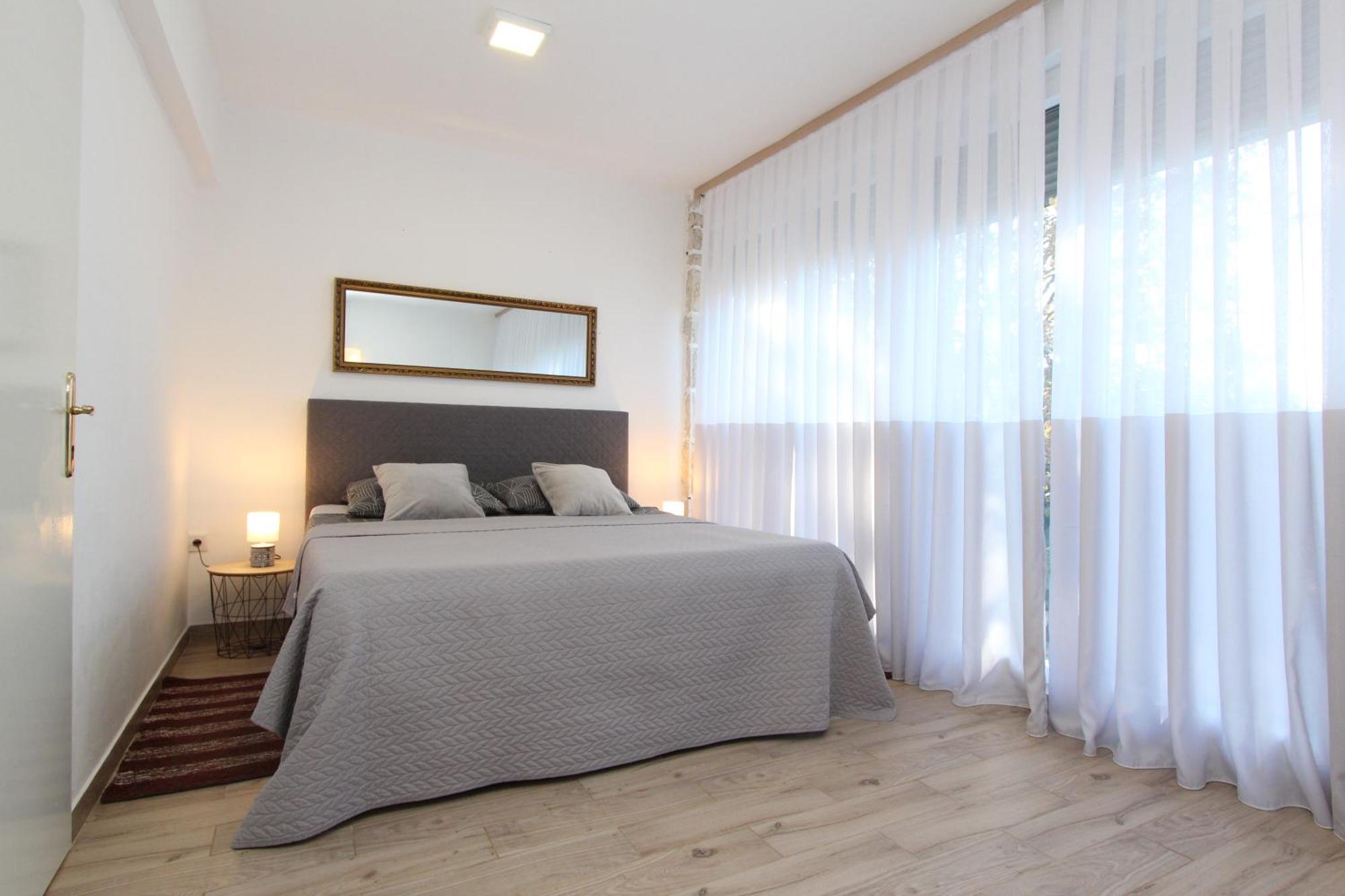 Apartments Hawaii Баньоле Екстериор снимка